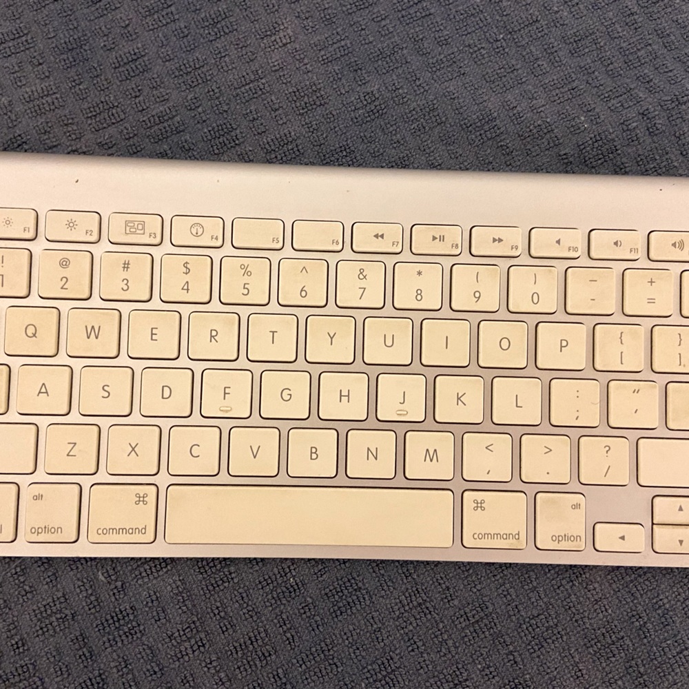 Apple magic wireless keyboard